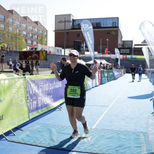 09.08.2026 - GEWOBA Citytriathlon Bremen Yannick Fuchs http://msf.ph/oto/9940845 09.08.2026 15:42:57 Ziel 282 meine-sportfotos.de