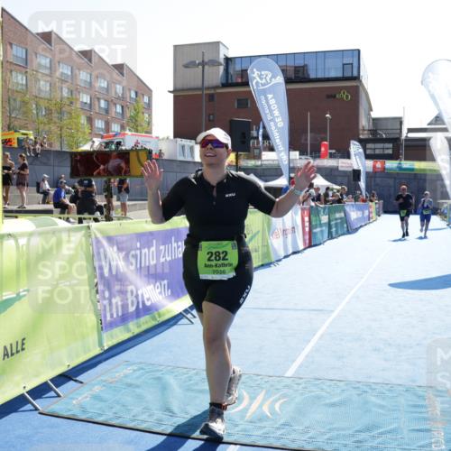 09.08.2026 - GEWOBA Citytriathlon Bremen Yannick Fuchs http://msf.ph/oto/9940847 09.08.2026 15:42:57 Ziel 282 meine-sportfotos.de
