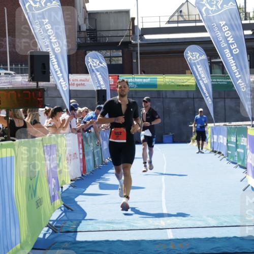 09.08.2026 - GEWOBA Citytriathlon Bremen Yannick Fuchs http://msf.ph/oto/9940866 09.08.2026 13:46:56 Ziel 595, 682 meine-sportfotos.de