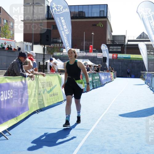 09.08.2026 - GEWOBA Citytriathlon Bremen Yannick Fuchs http://msf.ph/oto/9940896 09.08.2026 15:43:37 Ziel 332 meine-sportfotos.de