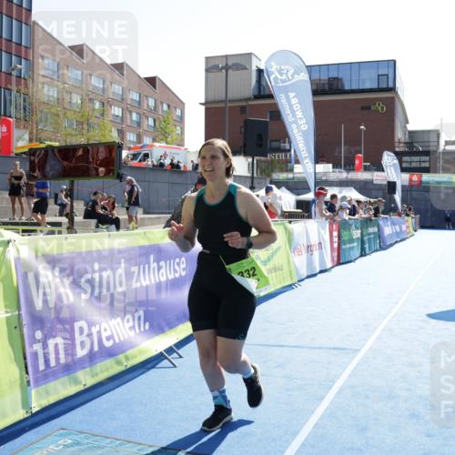 09.08.2026 - GEWOBA Citytriathlon Bremen Yannick Fuchs http://msf.ph/oto/9940907 09.08.2026 15:43:38 Ziel 332 meine-sportfotos.de