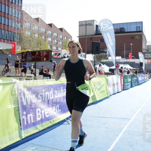 09.08.2026 - GEWOBA Citytriathlon Bremen Yannick Fuchs http://msf.ph/oto/9940909 09.08.2026 15:43:38 Ziel 332 meine-sportfotos.de
