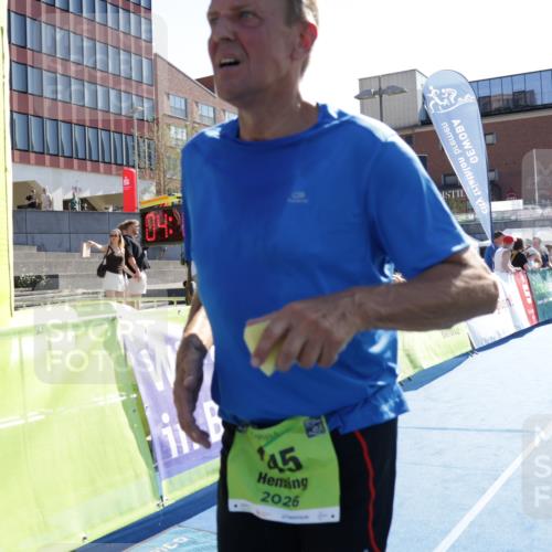 09.08.2026 - GEWOBA Citytriathlon Bremen Yannick Fuchs http://msf.ph/oto/9940978 09.08.2026 15:44:07 Ziel 255, 445, 469, 512 meine-sportfotos.de