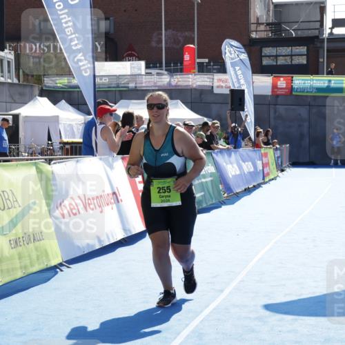 09.08.2026 - GEWOBA Citytriathlon Bremen Yannick Fuchs http://msf.ph/oto/9940983 09.08.2026 15:44:10 Ziel 255, 445, 469, 512 meine-sportfotos.de