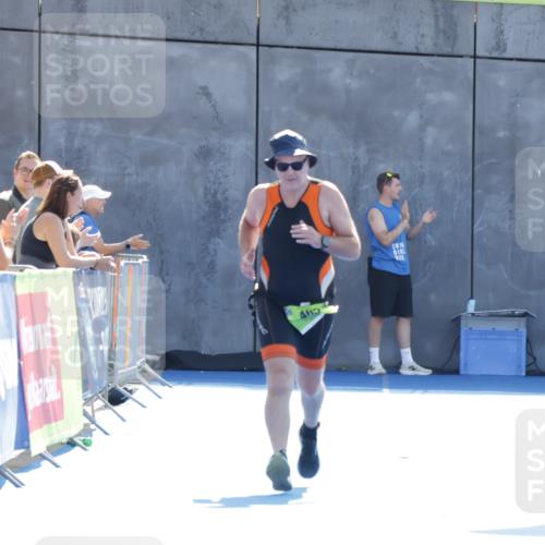 09.08.2026 - GEWOBA Citytriathlon Bremen Yannick Fuchs http://msf.ph/oto/9940996 09.08.2026 15:44:28 Ziel  meine-sportfotos.de