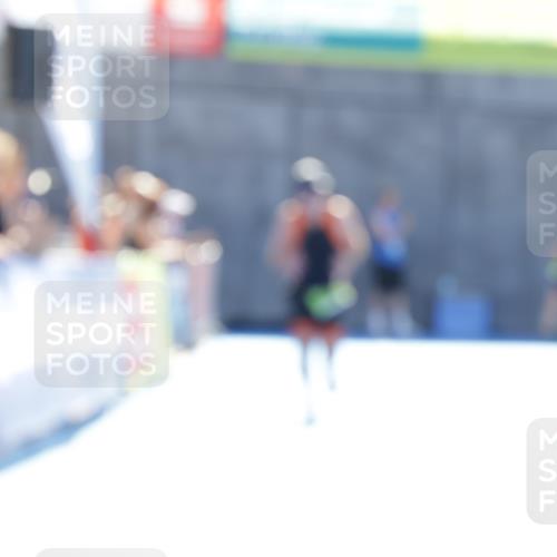 09.08.2026 - GEWOBA Citytriathlon Bremen Yannick Fuchs http://msf.ph/oto/9940997 09.08.2026 15:44:28 Ziel  meine-sportfotos.de