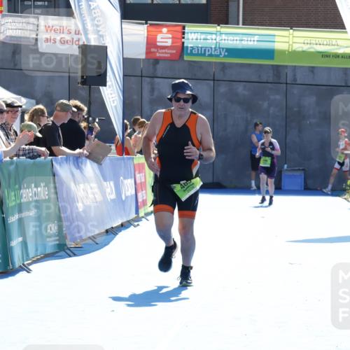09.08.2026 - GEWOBA Citytriathlon Bremen Yannick Fuchs http://msf.ph/oto/9941002 09.08.2026 15:44:31 Ziel 465 meine-sportfotos.de