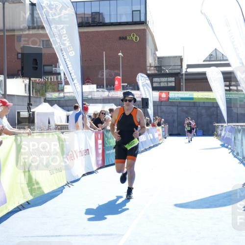 09.08.2026 - GEWOBA Citytriathlon Bremen Yannick Fuchs http://msf.ph/oto/9941009 09.08.2026 15:44:33 Ziel 465 meine-sportfotos.de