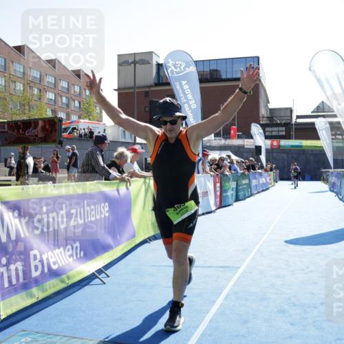 09.08.2026 - GEWOBA Citytriathlon Bremen Yannick Fuchs http://msf.ph/oto/9941015 09.08.2026 15:44:35 Ziel 465 meine-sportfotos.de