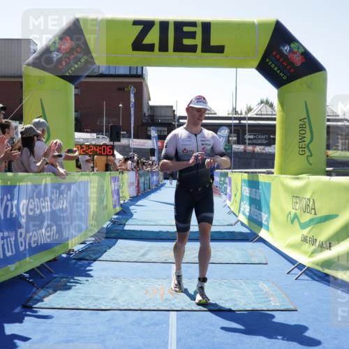 09.08.2026 - GEWOBA Citytriathlon Bremen Yannick Fuchs http://msf.ph/oto/9941030 09.08.2026 13:50:30 Ziel 560 meine-sportfotos.de