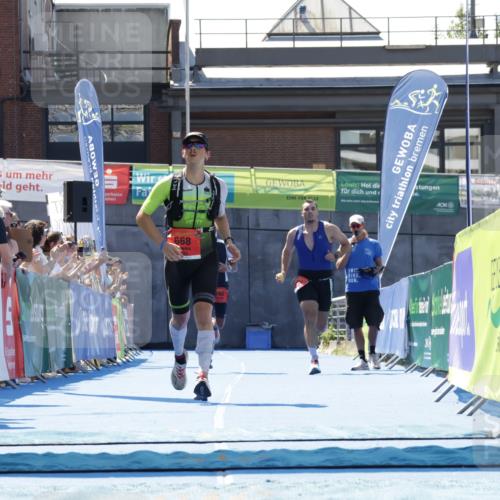 09.08.2026 - GEWOBA Citytriathlon Bremen Yannick Fuchs http://msf.ph/oto/9941036 09.08.2026 13:50:36 Ziel 559, 668, 766 meine-sportfotos.de