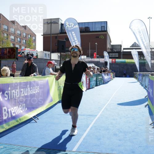 09.08.2026 - GEWOBA Citytriathlon Bremen Yannick Fuchs http://msf.ph/oto/9941087 09.08.2026 15:45:01 Ziel 101, 491 meine-sportfotos.de