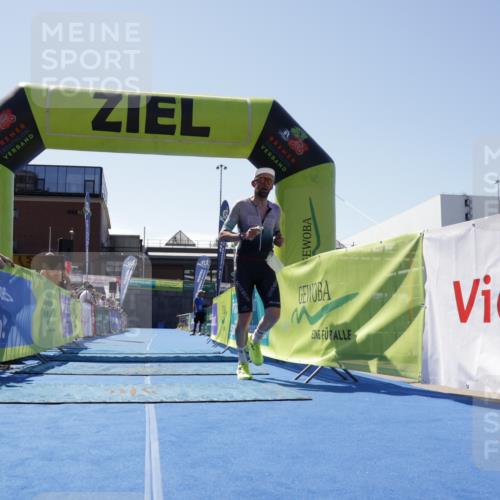 09.08.2026 - GEWOBA Citytriathlon Bremen Yannick Fuchs http://msf.ph/oto/9941093 09.08.2026 13:51:19 Ziel 767 meine-sportfotos.de