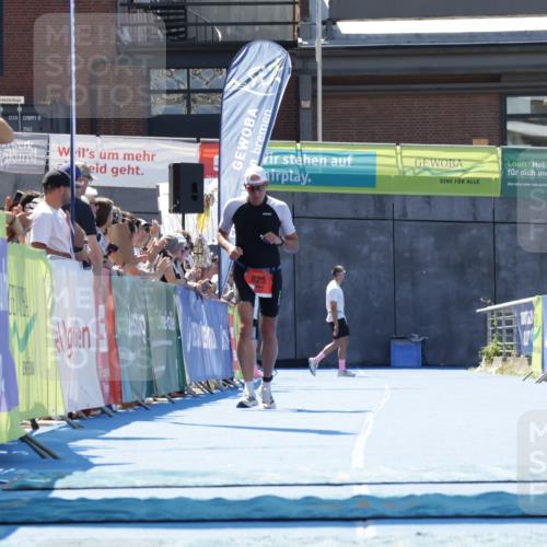09.08.2026 - GEWOBA Citytriathlon Bremen Yannick Fuchs http://msf.ph/oto/9941098 09.08.2026 13:51:39 Ziel 825 meine-sportfotos.de