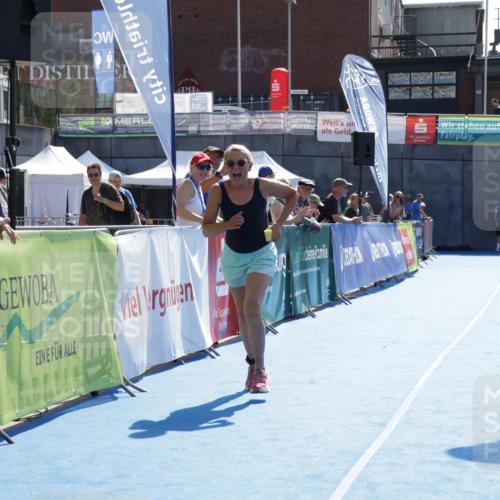 09.08.2026 - GEWOBA Citytriathlon Bremen Yannick Fuchs http://msf.ph/oto/9941110 09.08.2026 15:45:50 Ziel 518 meine-sportfotos.de