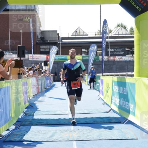 09.08.2026 - GEWOBA Citytriathlon Bremen Yannick Fuchs http://msf.ph/oto/9941144 09.08.2026 13:52:00 Ziel 572, 675, 1148 meine-sportfotos.de