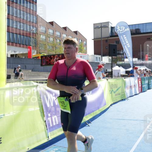 09.08.2026 - GEWOBA Citytriathlon Bremen Yannick Fuchs http://msf.ph/oto/9941154 09.08.2026 15:47:08 Ziel 497 meine-sportfotos.de