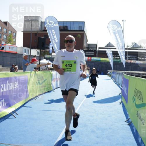 09.08.2026 - GEWOBA Citytriathlon Bremen Yannick Fuchs http://msf.ph/oto/9941176 09.08.2026 15:47:29 Ziel 251, 443, 475 meine-sportfotos.de