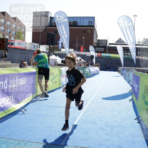 09.08.2026 - GEWOBA Citytriathlon Bremen Yannick Fuchs http://msf.ph/oto/9941179 09.08.2026 15:47:31 Ziel 251, 443, 475 meine-sportfotos.de