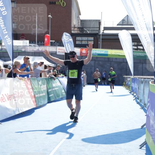 09.08.2026 - GEWOBA Citytriathlon Bremen Yannick Fuchs http://msf.ph/oto/9941188 09.08.2026 15:47:48 Ziel 447 meine-sportfotos.de