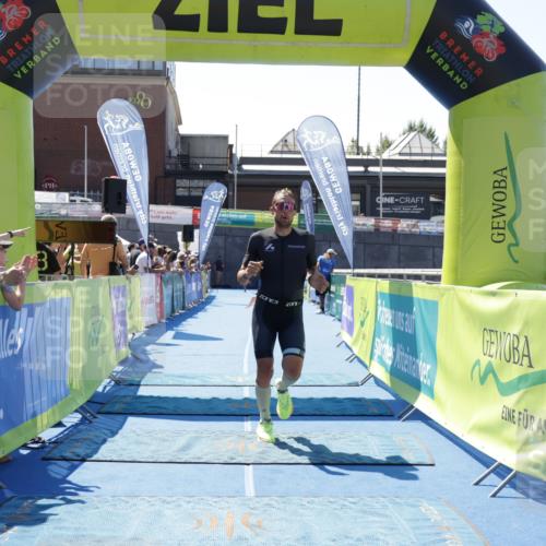 09.08.2026 - GEWOBA Citytriathlon Bremen Yannick Fuchs http://msf.ph/oto/9941190 09.08.2026 13:52:23 Ziel 740 meine-sportfotos.de