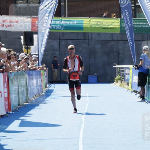 09.08.2026 - GEWOBA Citytriathlon Bremen Yannick Fuchs http://msf.ph/oto/9941206 09.08.2026 13:52:30 Ziel 808 meine-sportfotos.de