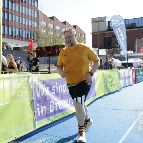 09.08.2026 - GEWOBA Citytriathlon Bremen Yannick Fuchs http://msf.ph/oto/9941233 09.08.2026 15:48:47 Ziel 166 meine-sportfotos.de