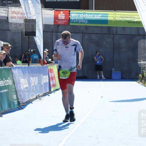 09.08.2026 - GEWOBA Citytriathlon Bremen Yannick Fuchs http://msf.ph/oto/9941240 09.08.2026 15:49:59 Ziel 407 meine-sportfotos.de