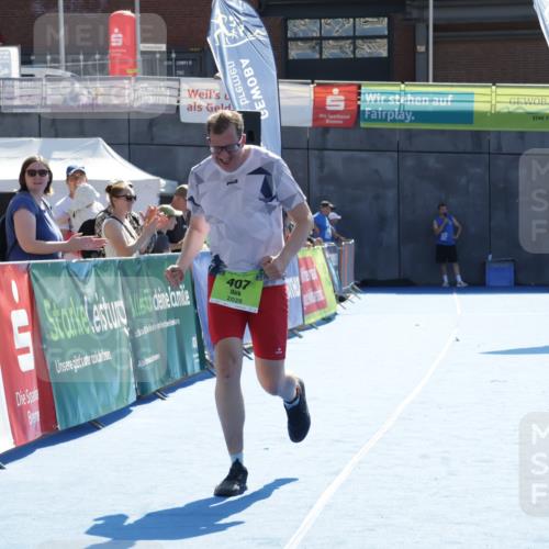 09.08.2026 - GEWOBA Citytriathlon Bremen Yannick Fuchs http://msf.ph/oto/9941242 09.08.2026 15:50:01 Ziel 407 meine-sportfotos.de