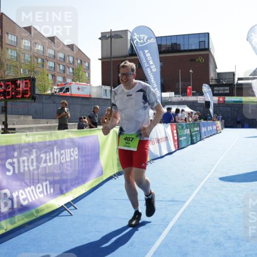 09.08.2026 - GEWOBA Citytriathlon Bremen Yannick Fuchs http://msf.ph/oto/9941252 09.08.2026 15:50:03 Ziel 407 meine-sportfotos.de