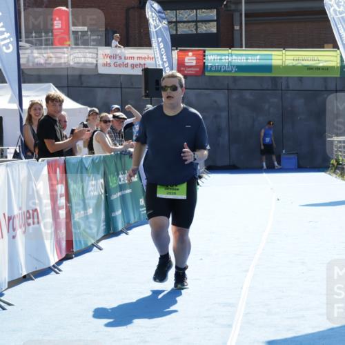 09.08.2026 - GEWOBA Citytriathlon Bremen Yannick Fuchs http://msf.ph/oto/9941262 09.08.2026 15:52:02 Ziel 107 meine-sportfotos.de