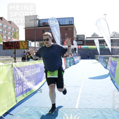 09.08.2026 - GEWOBA Citytriathlon Bremen Yannick Fuchs http://msf.ph/oto/9941268 09.08.2026 15:52:04 Ziel 107 meine-sportfotos.de