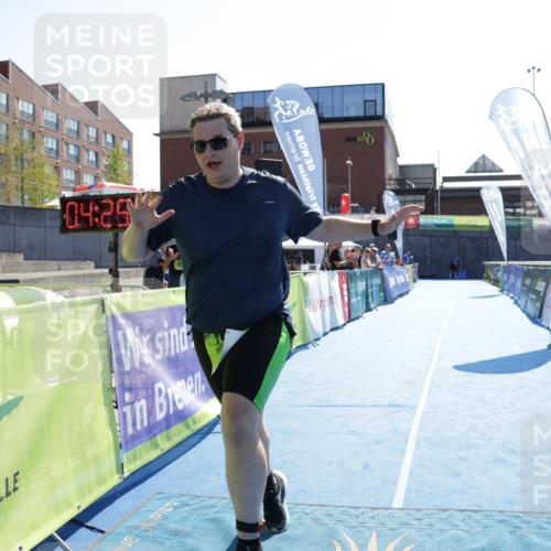 09.08.2026 - GEWOBA Citytriathlon Bremen Yannick Fuchs http://msf.ph/oto/9941270 09.08.2026 15:52:04 Ziel 107 meine-sportfotos.de