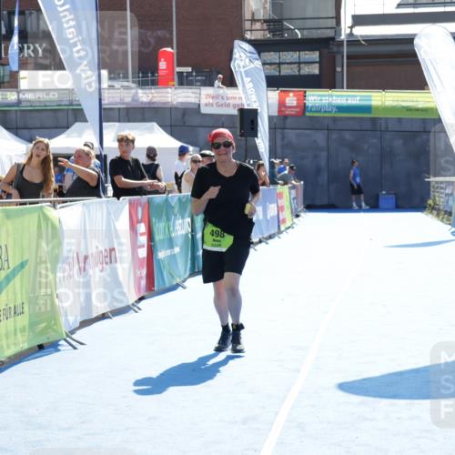 09.08.2026 - GEWOBA Citytriathlon Bremen Yannick Fuchs http://msf.ph/oto/9941292 09.08.2026 15:52:42 Ziel 498 meine-sportfotos.de