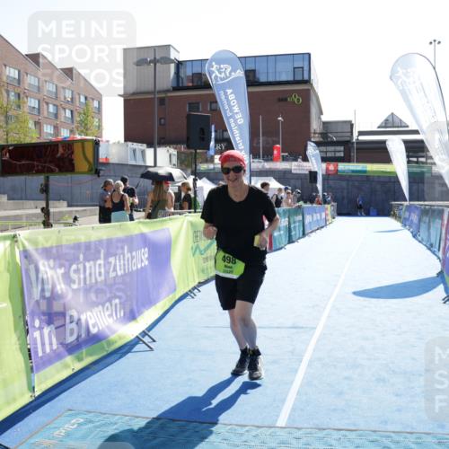 09.08.2026 - GEWOBA Citytriathlon Bremen Yannick Fuchs http://msf.ph/oto/9941298 09.08.2026 15:52:44 Ziel 498 meine-sportfotos.de