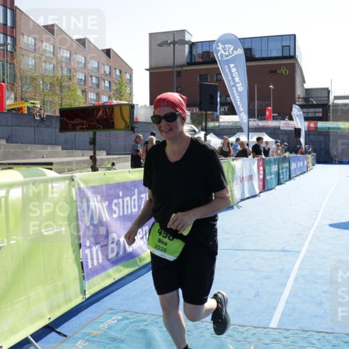 09.08.2026 - GEWOBA Citytriathlon Bremen Yannick Fuchs http://msf.ph/oto/9941306 09.08.2026 15:52:45 Ziel 498 meine-sportfotos.de