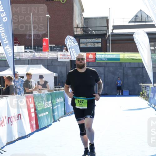 09.08.2026 - GEWOBA Citytriathlon Bremen Yannick Fuchs http://msf.ph/oto/9941316 09.08.2026 15:53:23 Ziel 167 meine-sportfotos.de