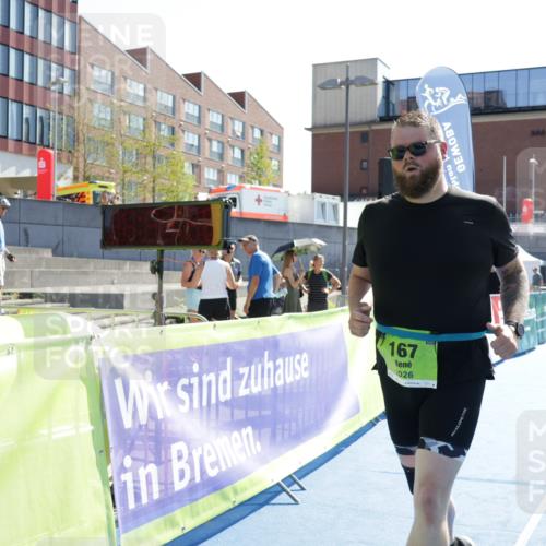 09.08.2026 - GEWOBA Citytriathlon Bremen Yannick Fuchs http://msf.ph/oto/9941329 09.08.2026 15:53:26 Ziel 167 meine-sportfotos.de