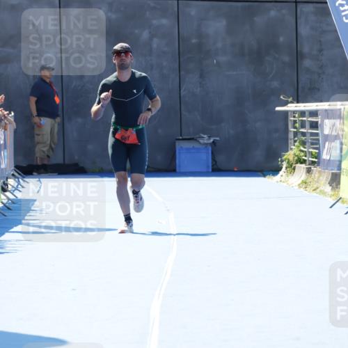 09.08.2026 - GEWOBA Citytriathlon Bremen Yannick Fuchs http://msf.ph/oto/9941331 09.08.2026 13:54:17 Ziel  meine-sportfotos.de