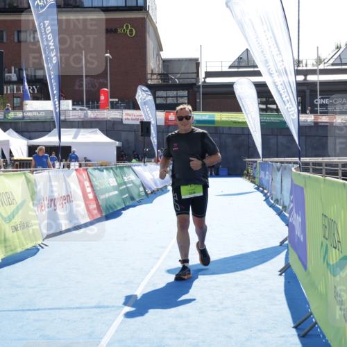 09.08.2026 - GEWOBA Citytriathlon Bremen Yannick Fuchs http://msf.ph/oto/9941349 09.08.2026 15:55:22 Ziel 427 meine-sportfotos.de