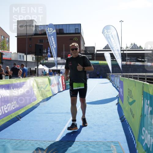 09.08.2026 - GEWOBA Citytriathlon Bremen Yannick Fuchs http://msf.ph/oto/9941355 09.08.2026 15:55:24 Ziel 427 meine-sportfotos.de