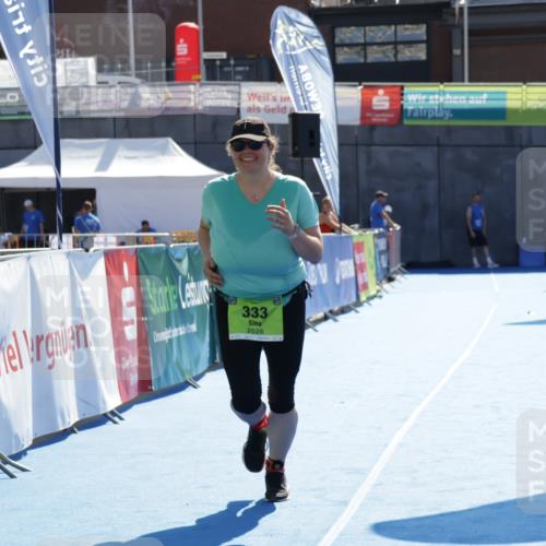 09.08.2026 - GEWOBA Citytriathlon Bremen Yannick Fuchs http://msf.ph/oto/9941376 09.08.2026 15:56:43 Ziel 333 meine-sportfotos.de