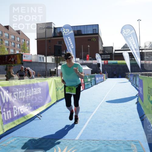 09.08.2026 - GEWOBA Citytriathlon Bremen Yannick Fuchs http://msf.ph/oto/9941381 09.08.2026 15:56:45 Ziel 333 meine-sportfotos.de