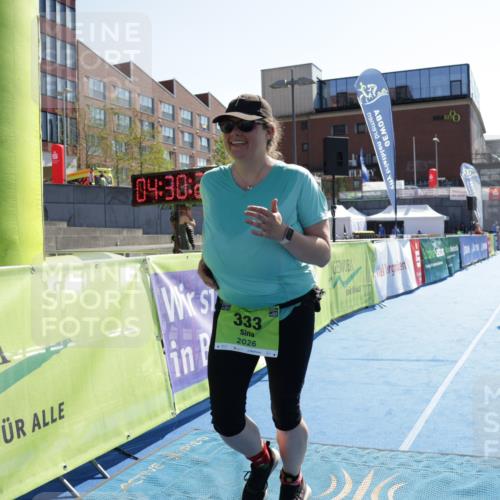 09.08.2026 - GEWOBA Citytriathlon Bremen Yannick Fuchs http://msf.ph/oto/9941391 09.08.2026 15:56:46 Ziel 333 meine-sportfotos.de
