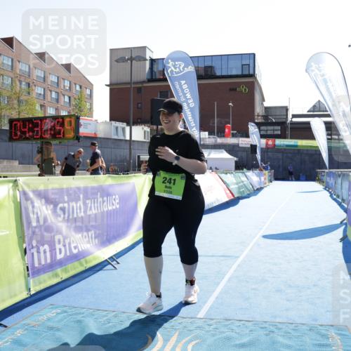 09.08.2026 - GEWOBA Citytriathlon Bremen Yannick Fuchs http://msf.ph/oto/9941406 09.08.2026 15:57:23 Ziel 241 meine-sportfotos.de