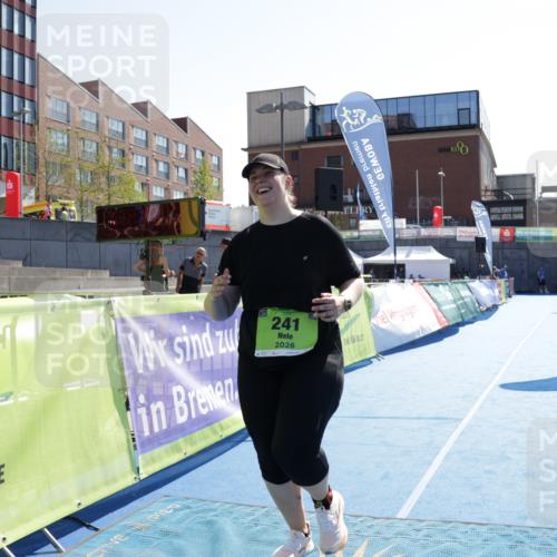 09.08.2026 - GEWOBA Citytriathlon Bremen Yannick Fuchs http://msf.ph/oto/9941410 09.08.2026 15:57:23 Ziel 241 meine-sportfotos.de