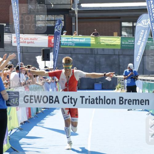 09.08.2026 - GEWOBA Citytriathlon Bremen Yannick Fuchs http://msf.ph/oto/9941433 09.08.2026 13:55:11 Ziel 1004, 1004 meine-sportfotos.de