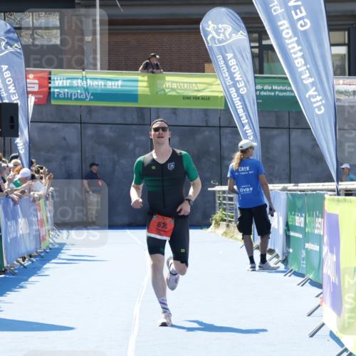 09.08.2026 - GEWOBA Citytriathlon Bremen Yannick Fuchs http://msf.ph/oto/9941464 09.08.2026 13:55:59 Ziel 678 meine-sportfotos.de