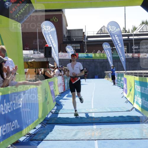 09.08.2026 - GEWOBA Citytriathlon Bremen Yannick Fuchs http://msf.ph/oto/9941528 09.08.2026 13:57:19 Ziel 664 meine-sportfotos.de
