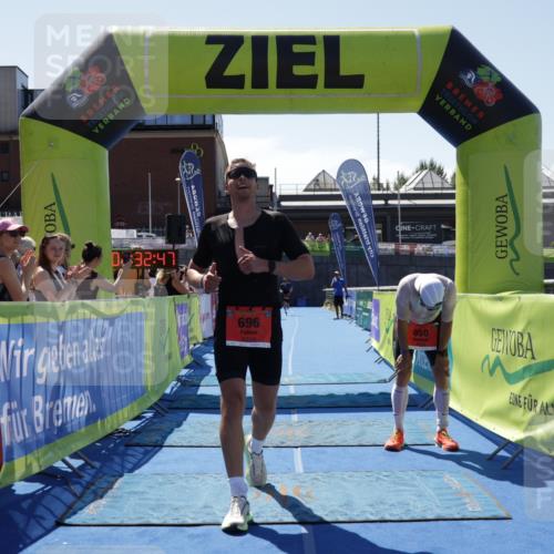 09.08.2026 - GEWOBA Citytriathlon Bremen Yannick Fuchs http://msf.ph/oto/9941597 09.08.2026 13:59:10 Ziel 696 meine-sportfotos.de
